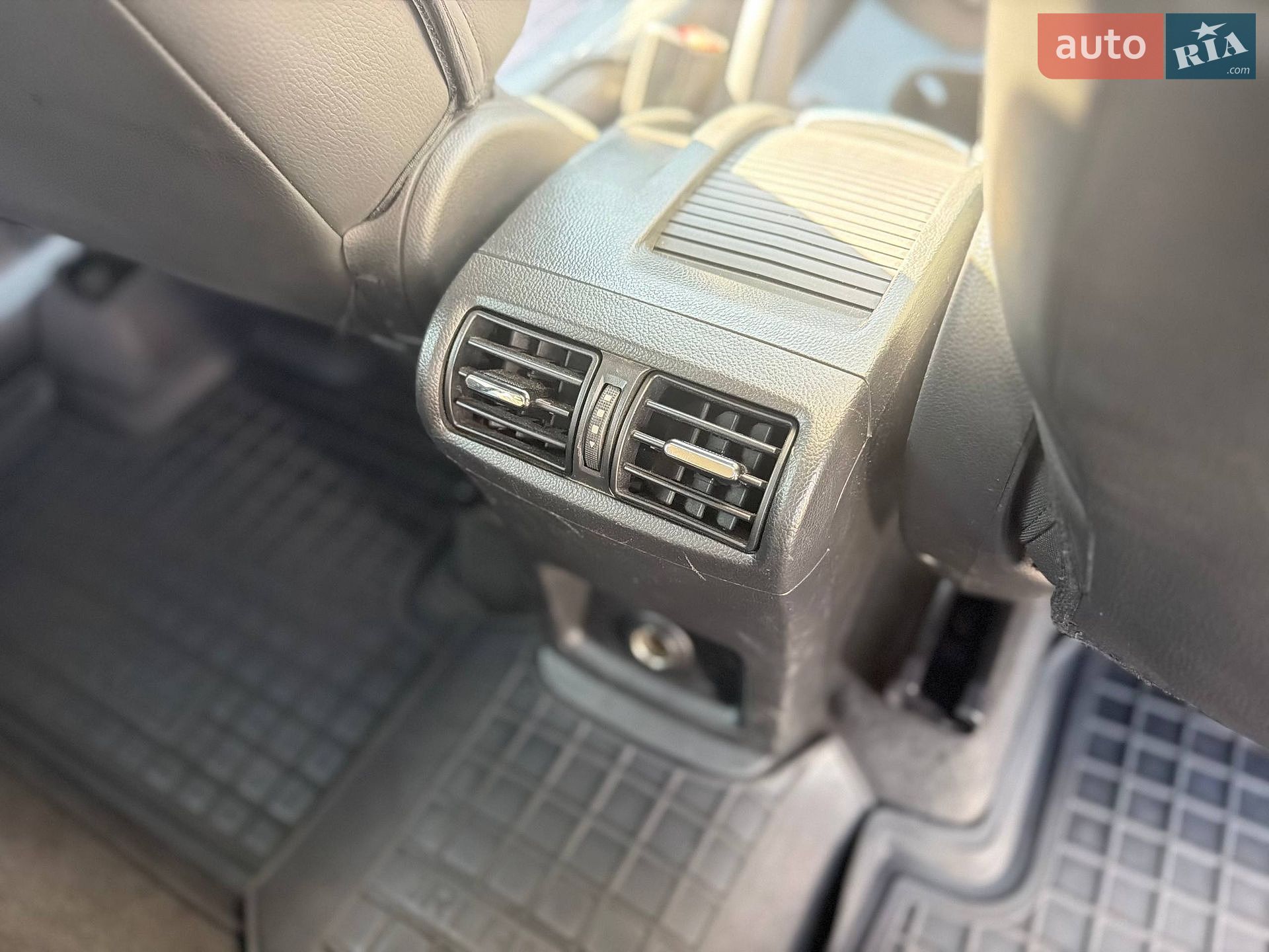 Chevrolet Orlando 2016 VIN KL1YA7589HK606845 фото оголошення 27 з 35