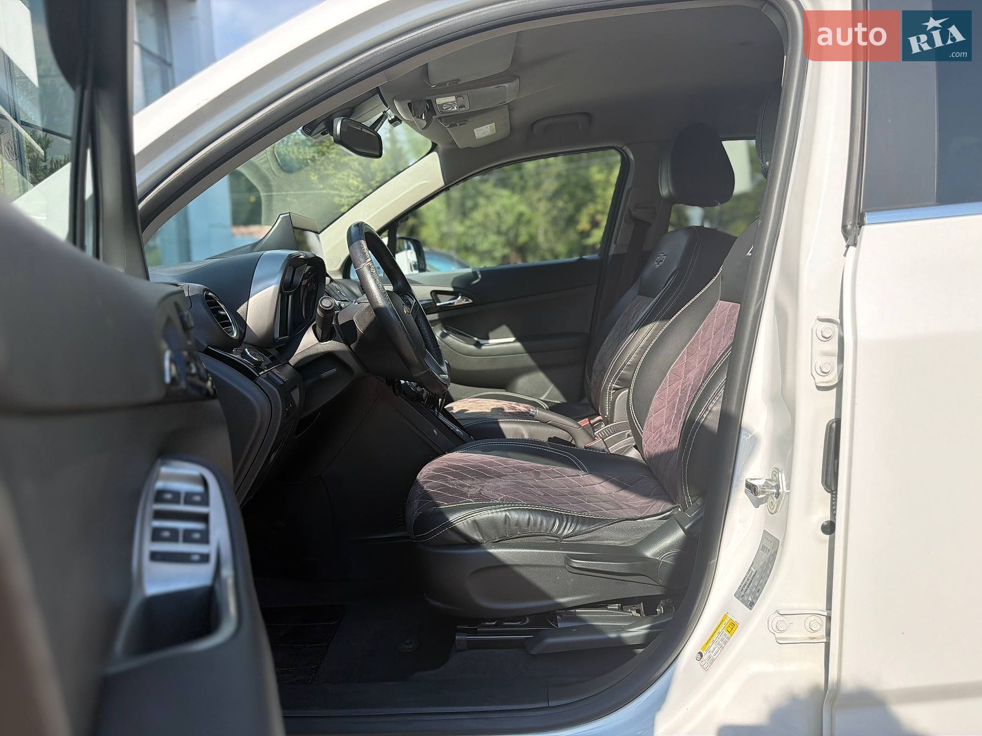 Chevrolet Orlando 2016 VIN KL1YA7589HK606845 фото оголошення 12 з 35