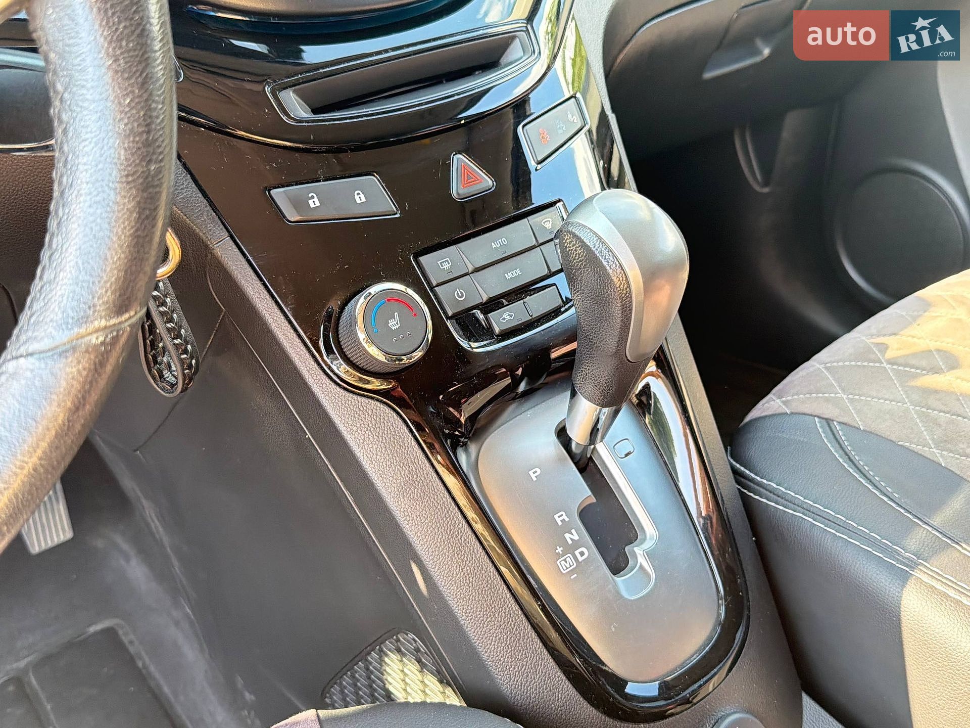 Chevrolet Orlando 2016 VIN KL1YA7589HK606845 фото оголошення 21 з 35