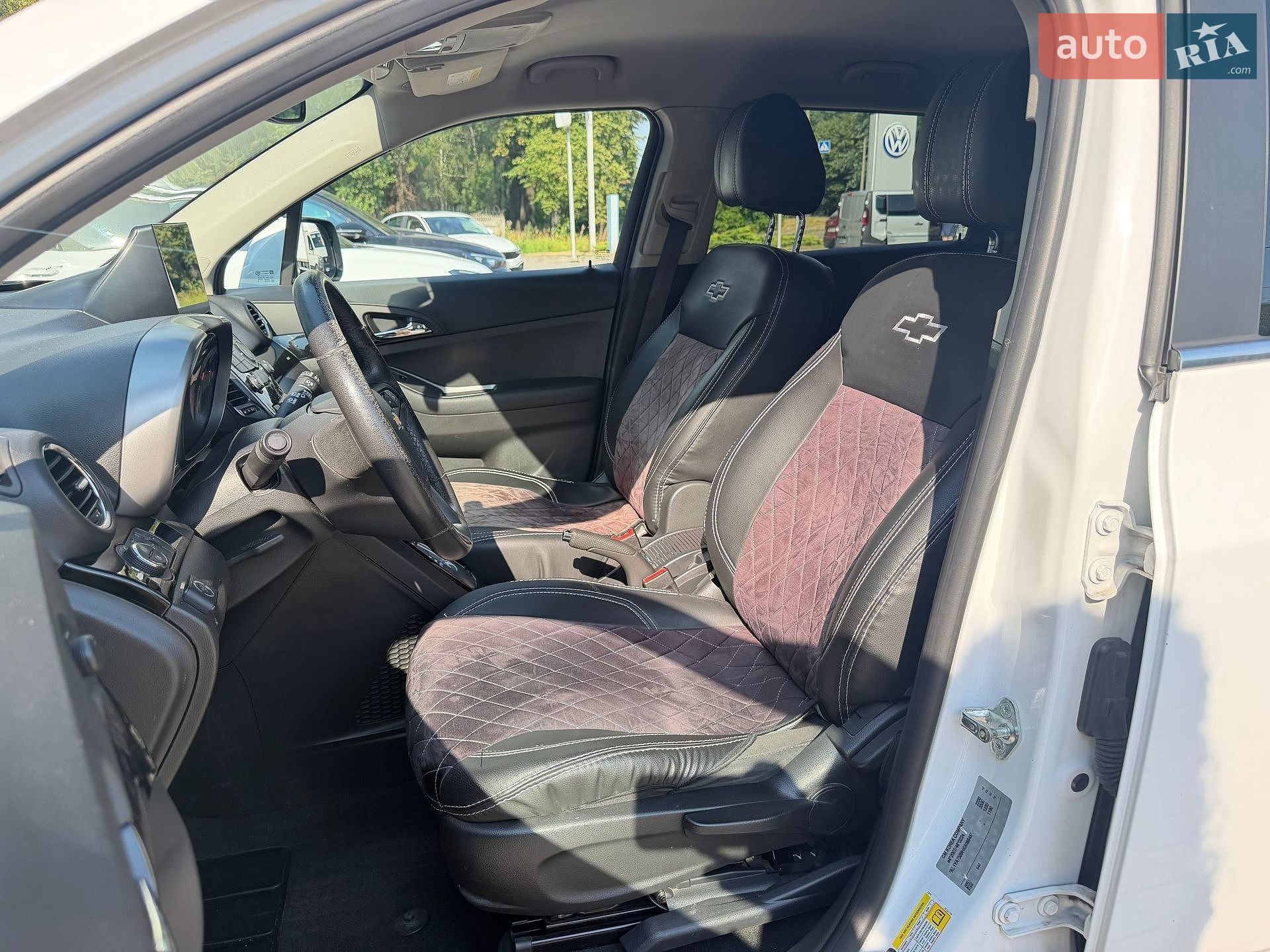 Chevrolet Orlando 2016 VIN KL1YA7589HK606845 фото оголошення 13 з 35