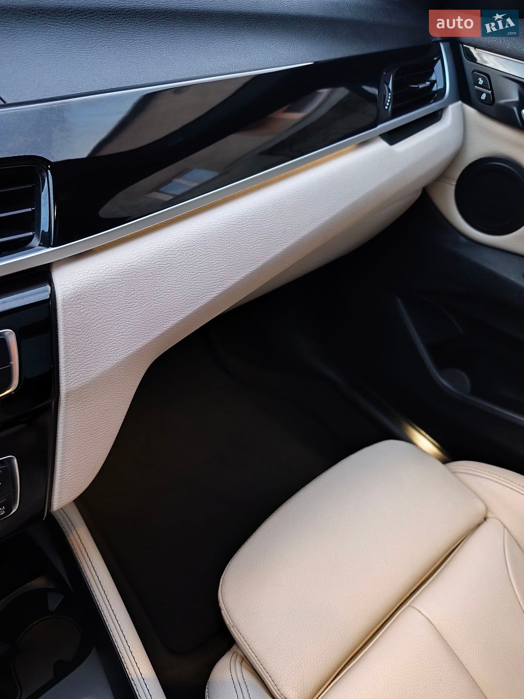 BMW X1 2019 VIN WBXHT3C50K3H36236 фото оголошення 9 з 14