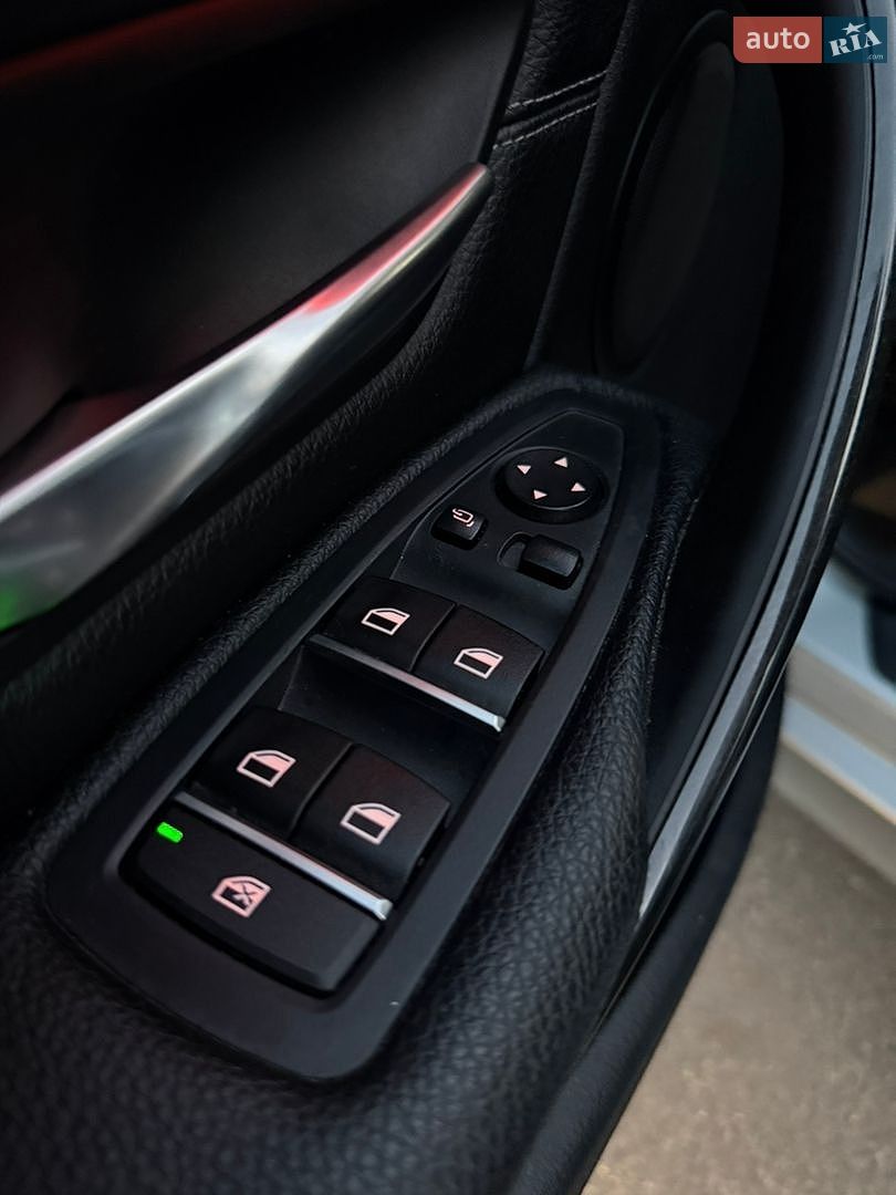 BMW 3 Series 2016 VIN WBA8E3C54GK504351 фото оголошення 13 з 22
