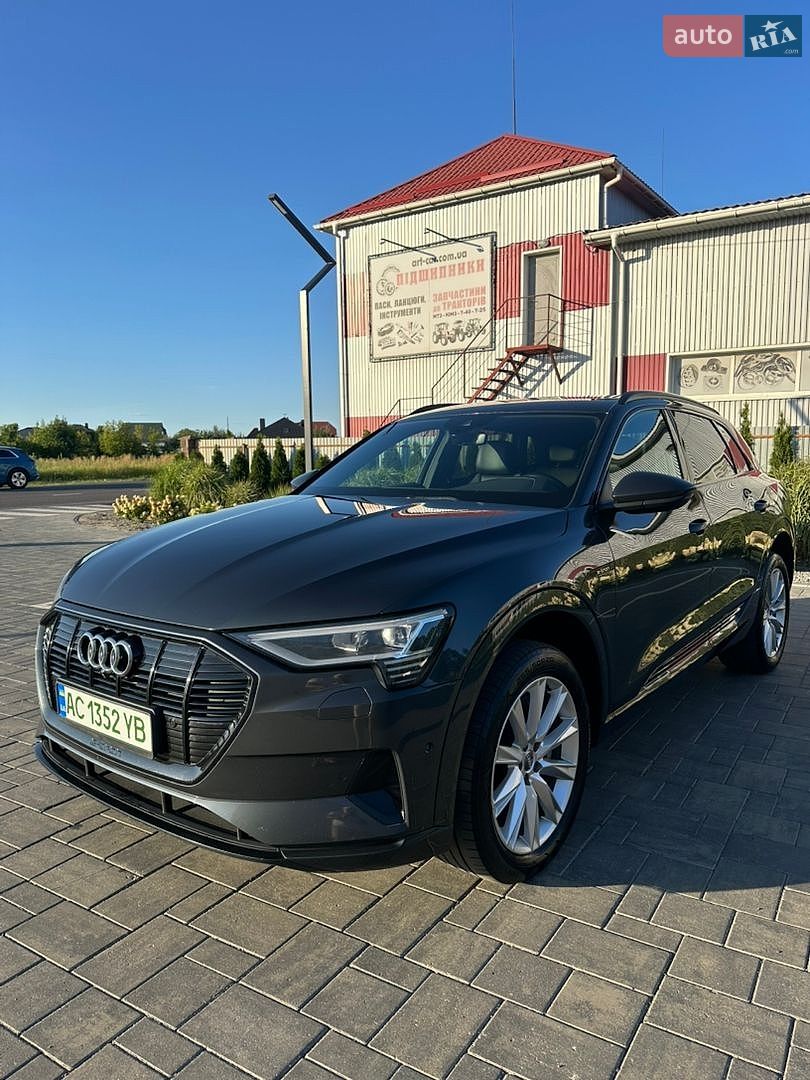 Audi e-tron 2020 VIN WAUZZZGE1MB014645 фото оголошення 2 з 34