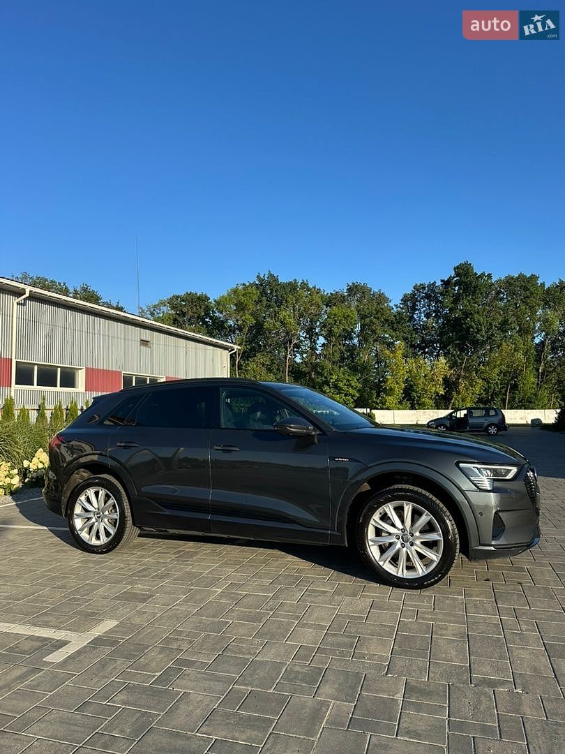 Audi e-tron 2020 VIN WAUZZZGE1MB014645 фото оголошення 7 з 34