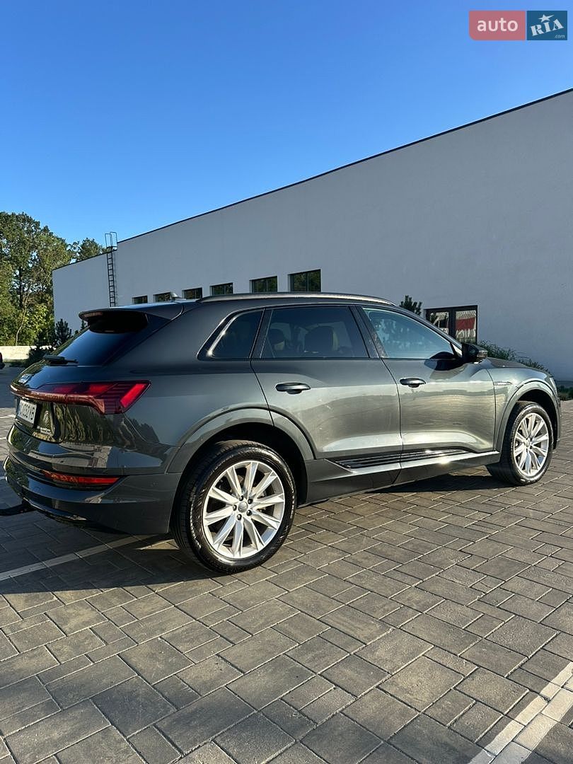 Audi e-tron 2020 VIN WAUZZZGE1MB014645 фото оголошення 8 з 34