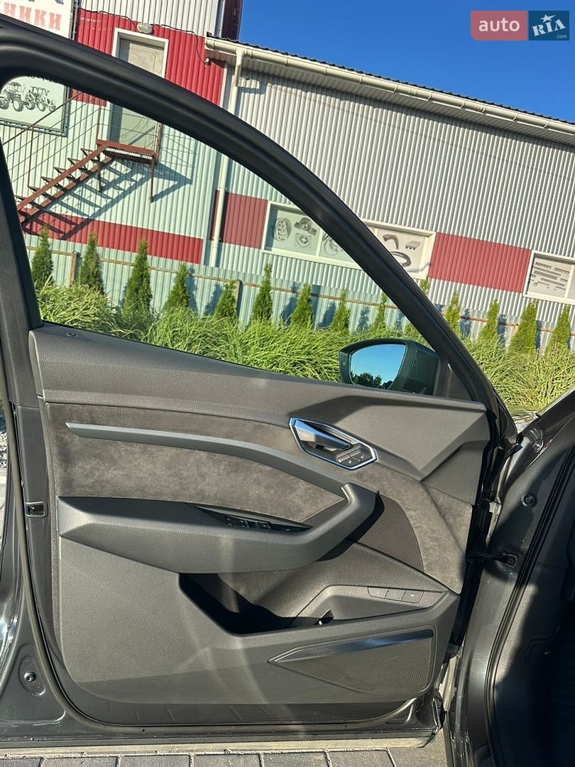 Audi e-tron 2020 VIN WAUZZZGE1MB014645 фото оголошення 10 з 34