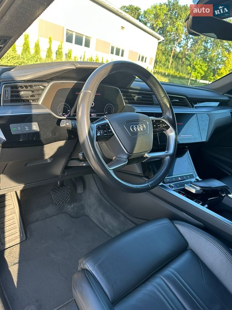 Audi e-tron 2020 VIN WAUZZZGE1MB014645 фото оголошення 12 з 34