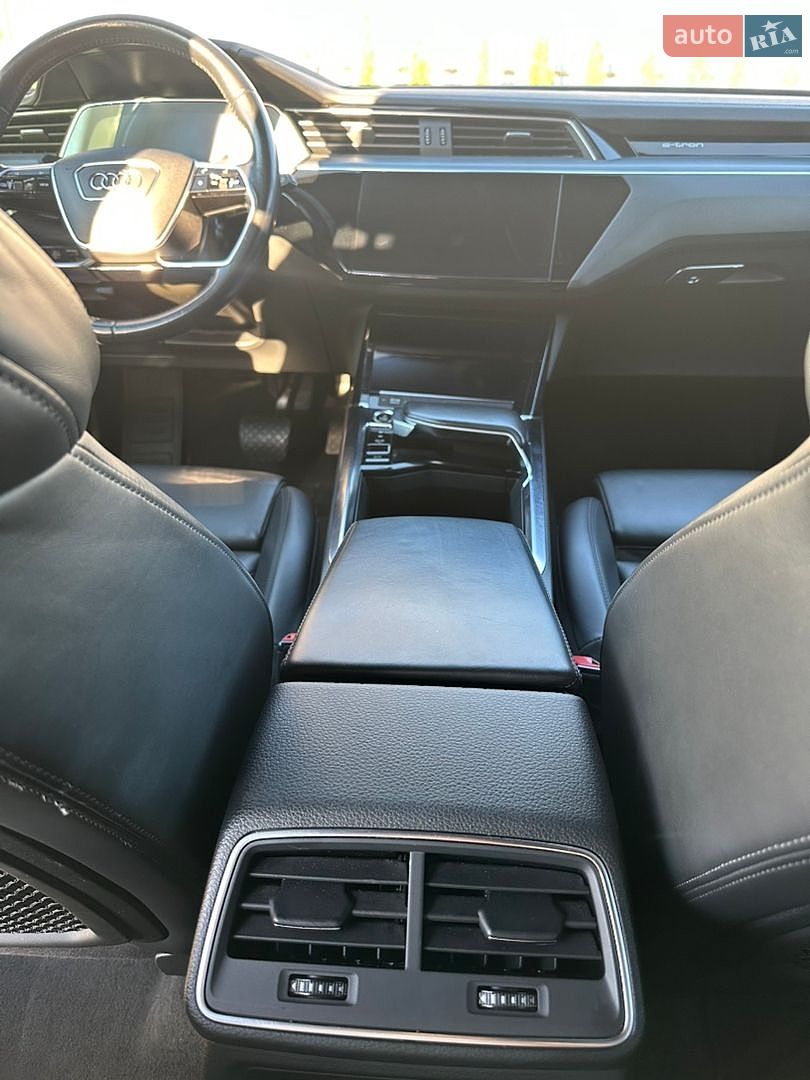 Audi e-tron 2020 VIN WAUZZZGE1MB014645 фото оголошення 13 з 34