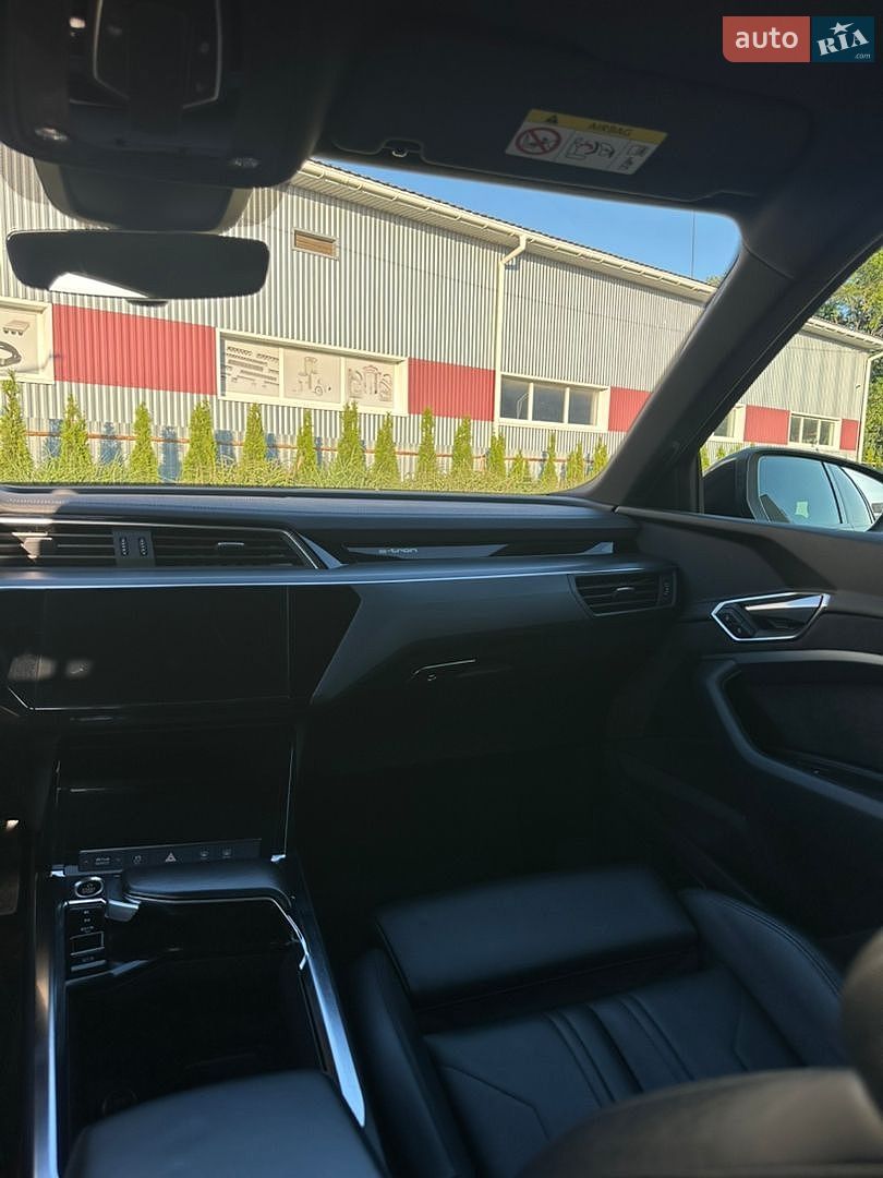 Audi e-tron 2020 VIN WAUZZZGE1MB014645 фото оголошення 14 з 34