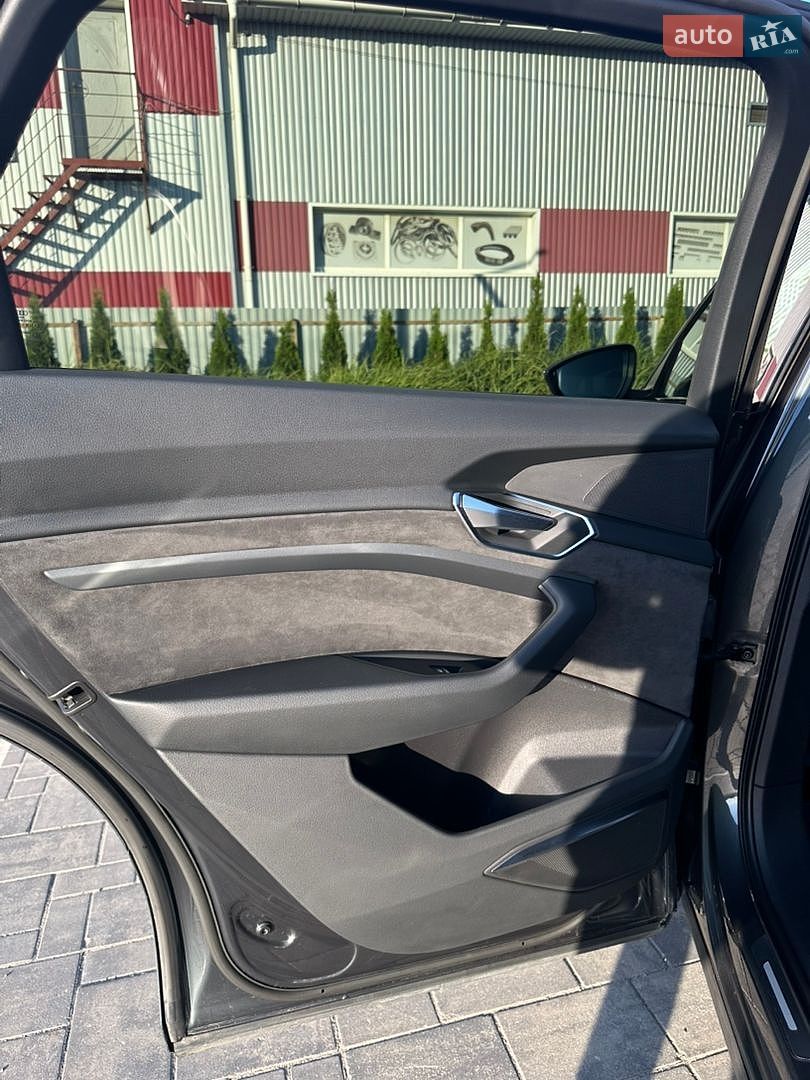 Audi e-tron 2020 VIN WAUZZZGE1MB014645 фото оголошення 15 з 34