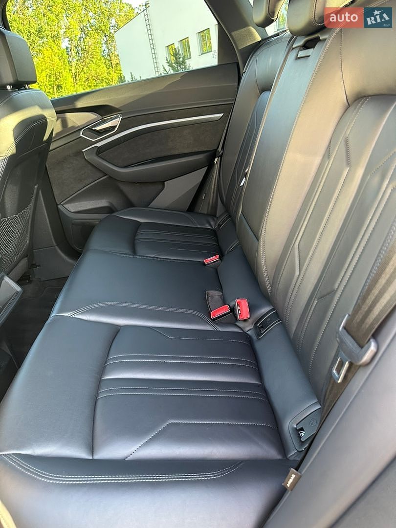 Audi e-tron 2020 VIN WAUZZZGE1MB014645 фото оголошення 16 з 34