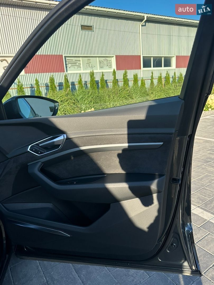 Audi e-tron 2020 VIN WAUZZZGE1MB014645 фото оголошення 23 з 34