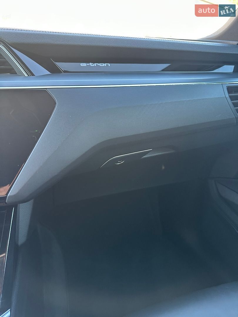 Audi e-tron 2020 VIN WAUZZZGE1MB014645 фото оголошення 31 з 34