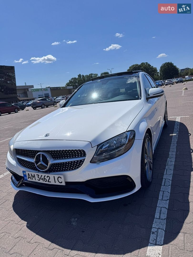 Mercedes-Benz C-Class 2017 VIN 55SWF4JB9HU232818 фото оголошення 2 з 16