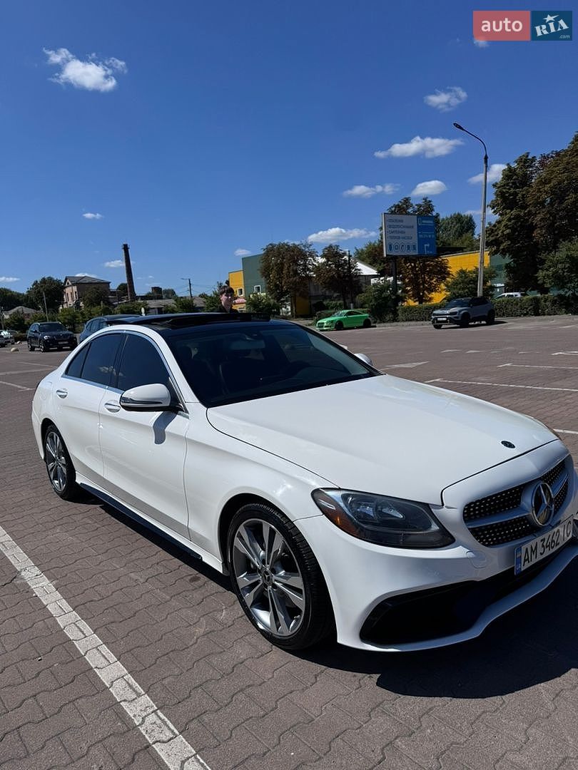 Mercedes-Benz C-Class 2017 VIN 55SWF4JB9HU232818 фото оголошення 3 з 16