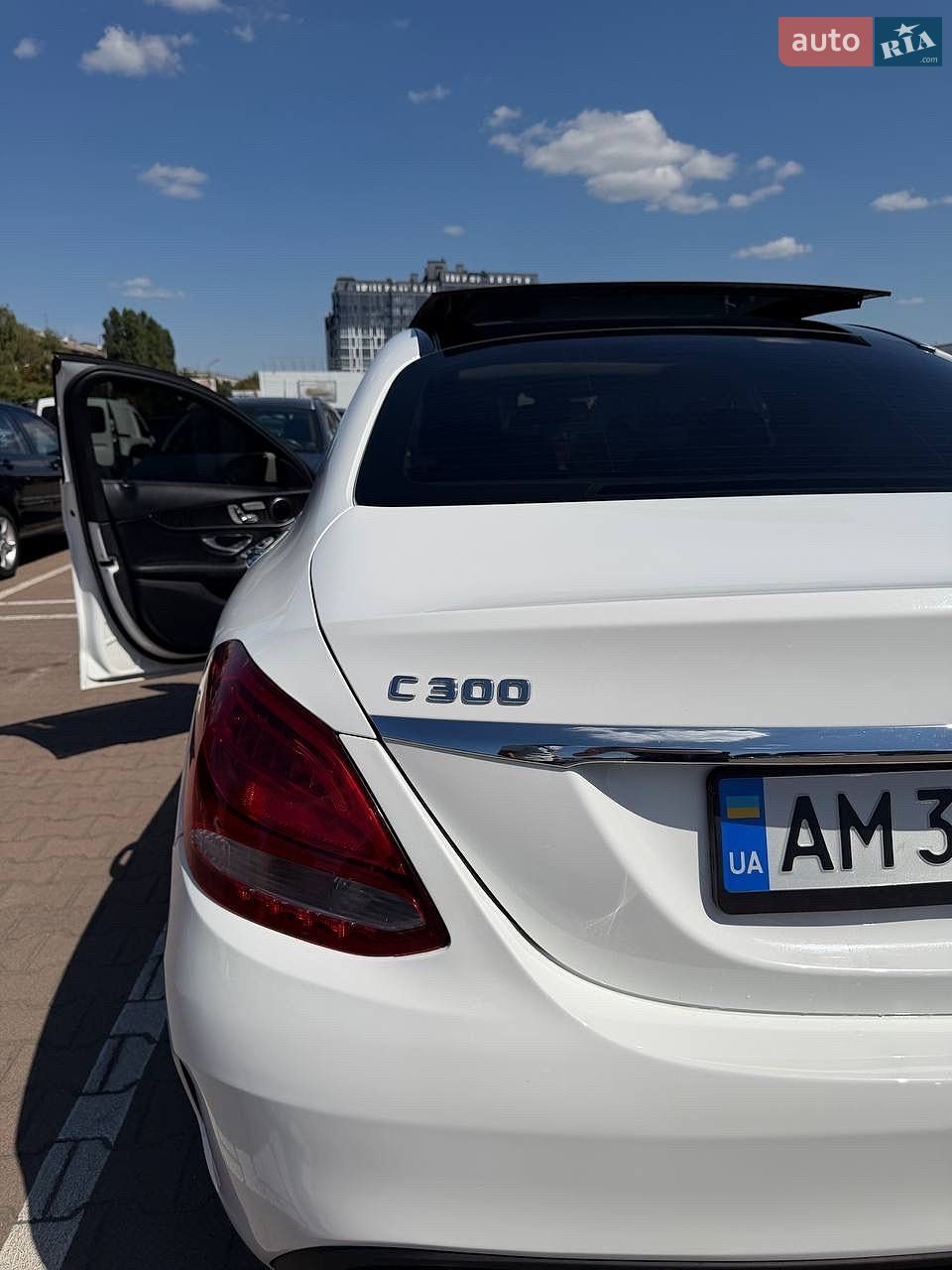 Mercedes-Benz C-Class 2017 VIN 55SWF4JB9HU232818 фото оголошення 7 з 16