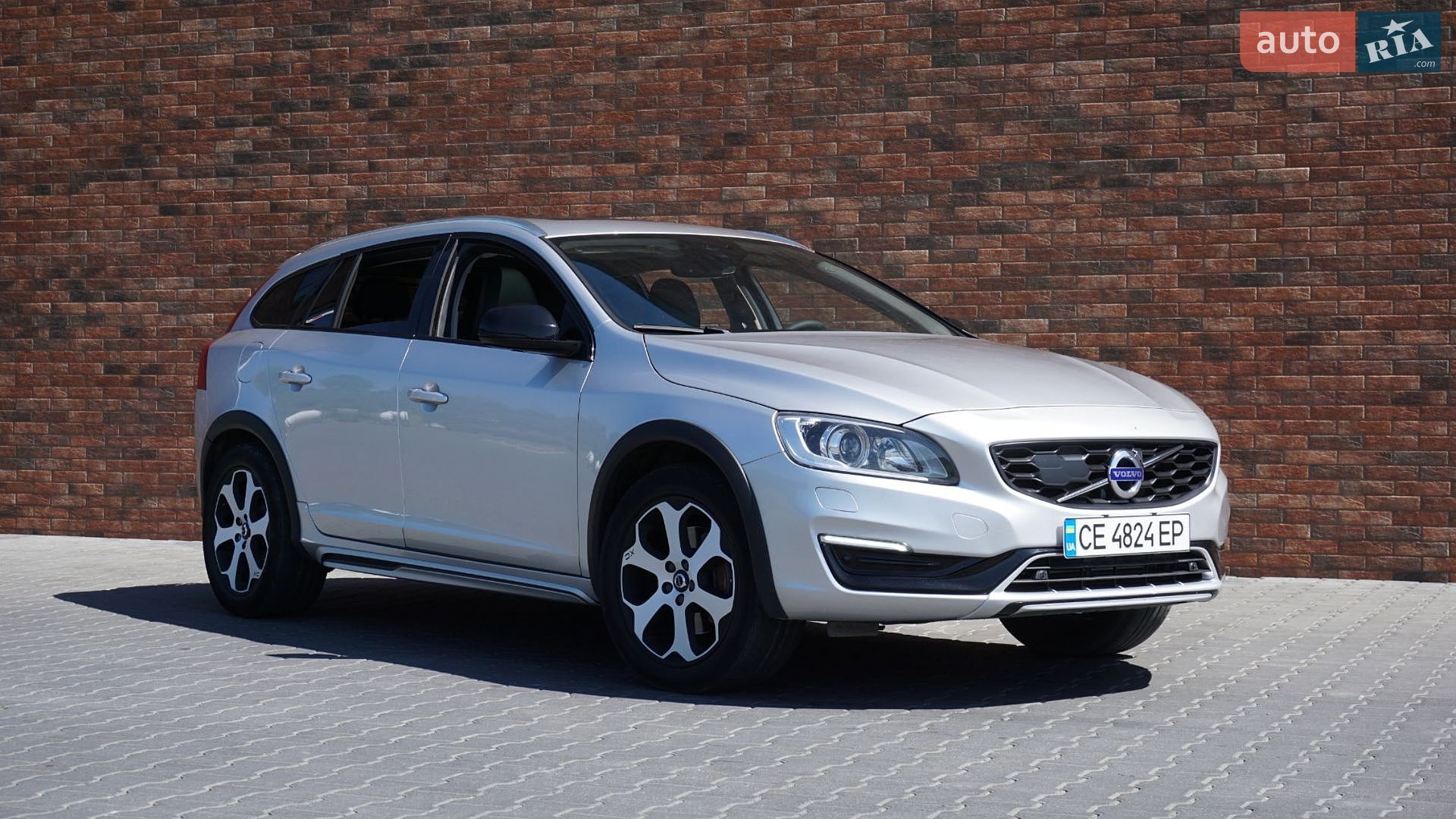 Volvo V60 Cross Country 2015 VIN YV4612HK1G1003385 фото оголошення 2 з 34