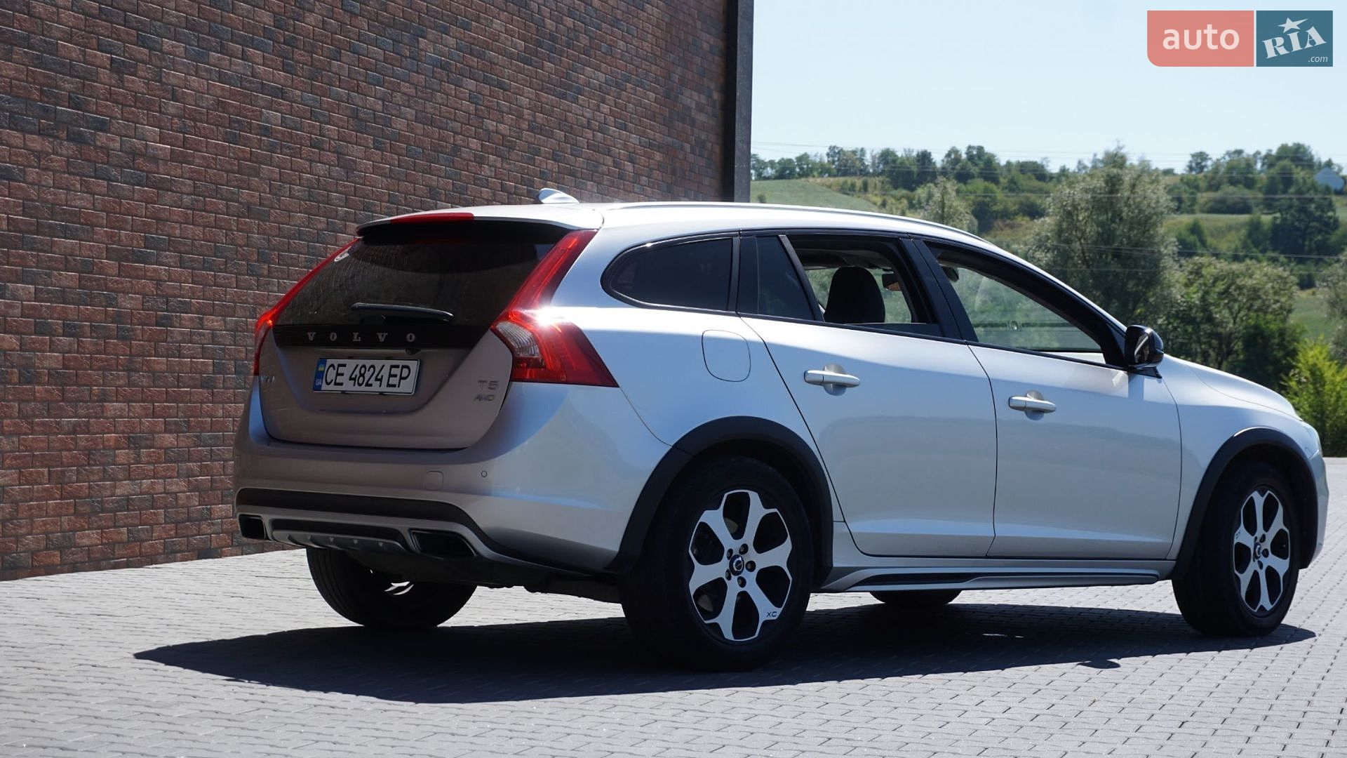 Volvo V60 Cross Country 2015 VIN YV4612HK1G1003385 фото оголошення 6 з 34