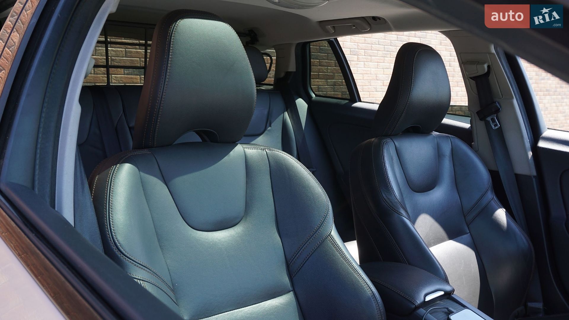 Volvo V60 Cross Country 2015 VIN YV4612HK1G1003385 фото оголошення 27 з 34
