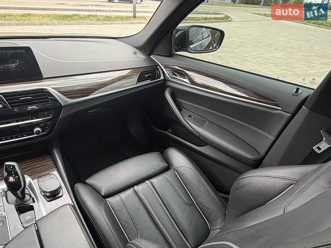 BMW 5 Series 2018 VIN WBAJB1C55KB375852 фото оголошення 17 з 29