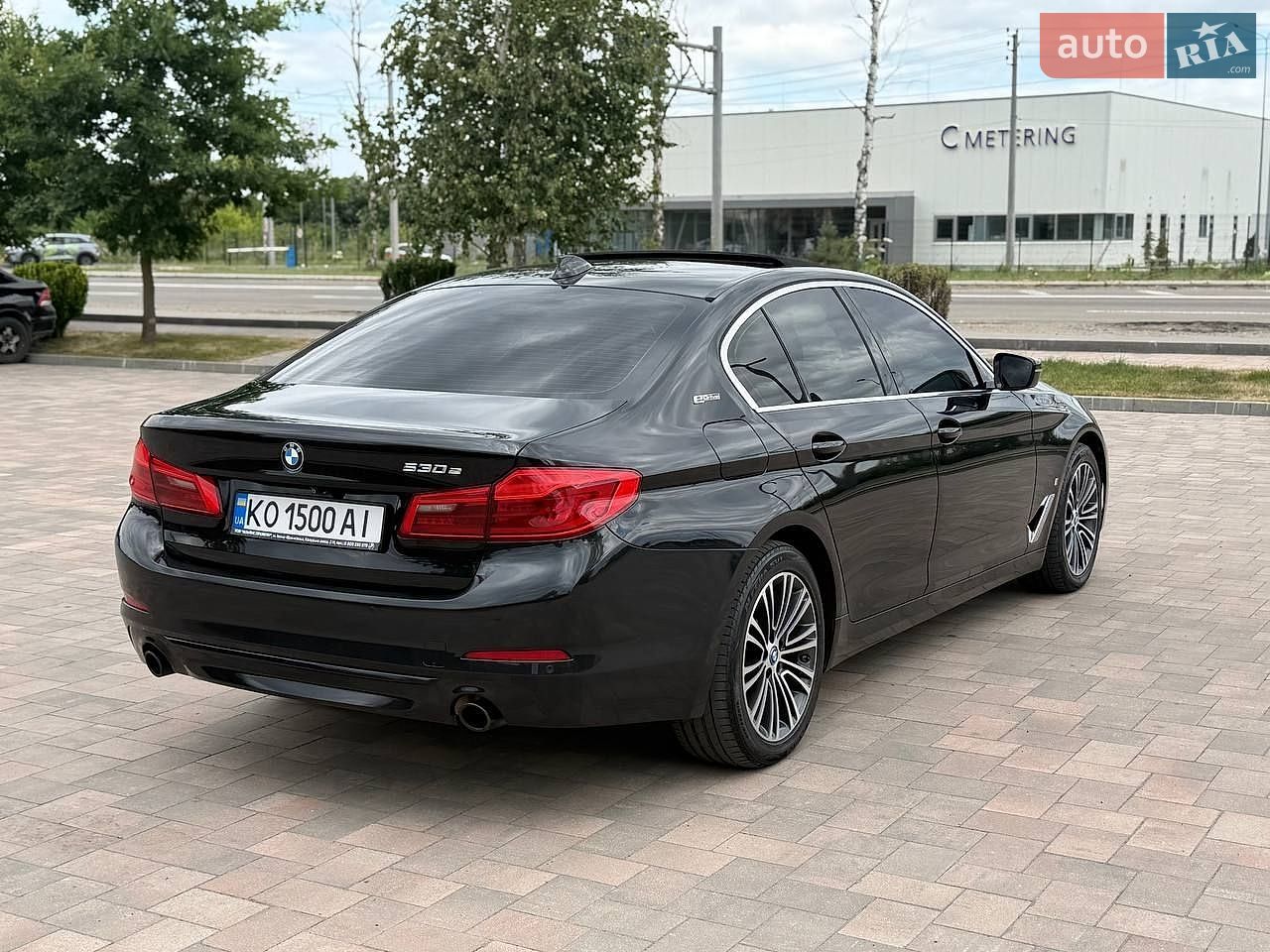 BMW 5 Series 2018 VIN WBAJB1C55KB375852 фото оголошення 10 з 29