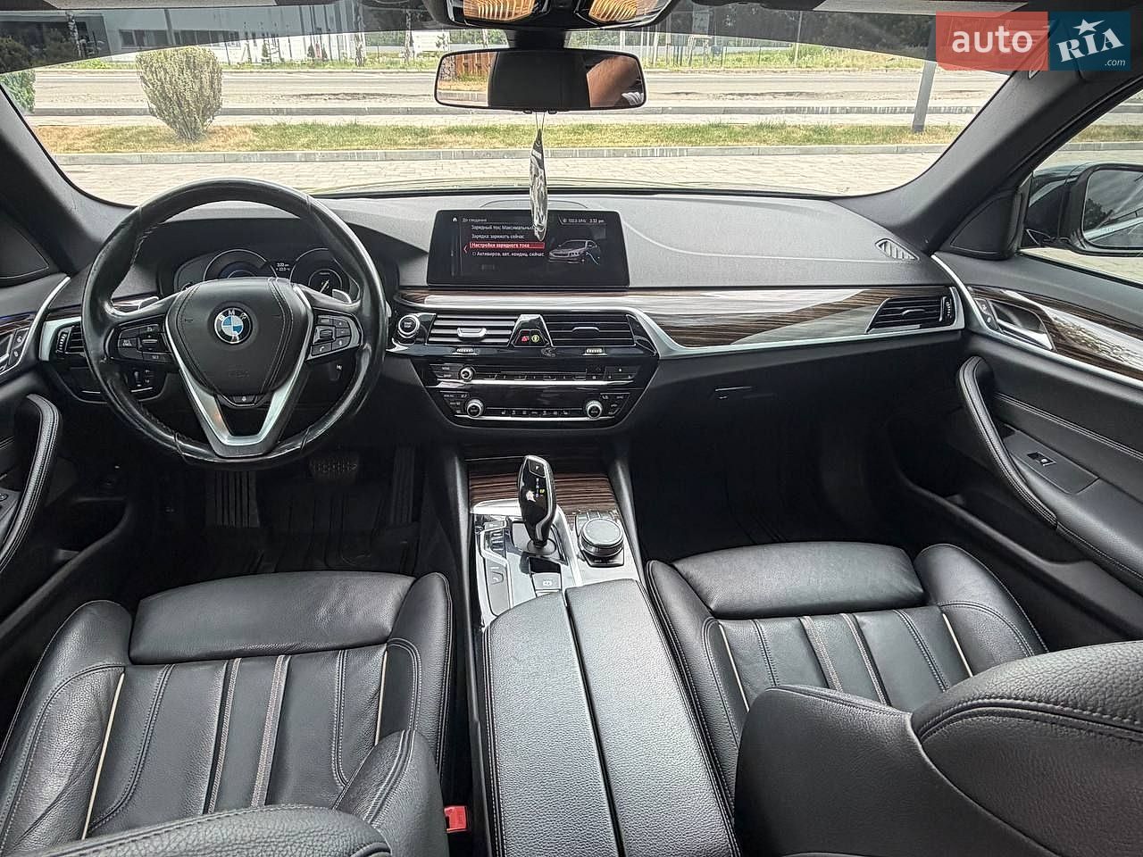 BMW 5 Series 2018 VIN WBAJB1C55KB375852 фото оголошення 18 з 29