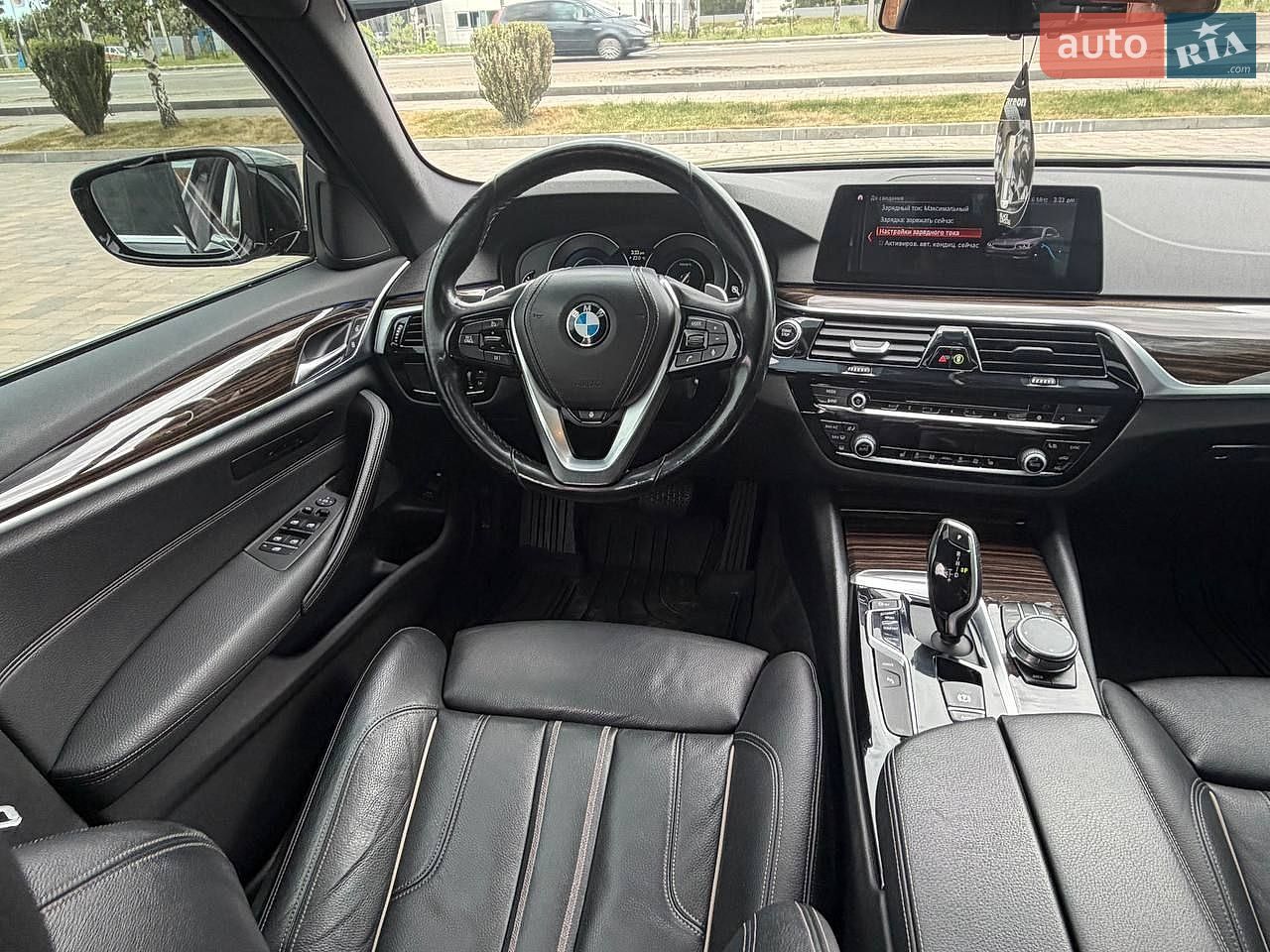 BMW 5 Series 2018 VIN WBAJB1C55KB375852 фото оголошення 25 з 29