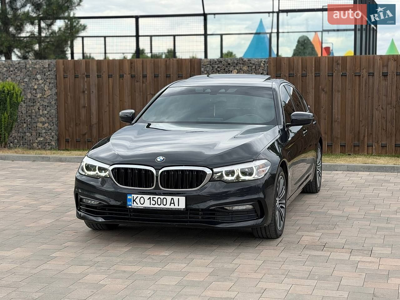 BMW 5 Series 2018 VIN WBAJB1C55KB375852 фото оголошення 5 з 29