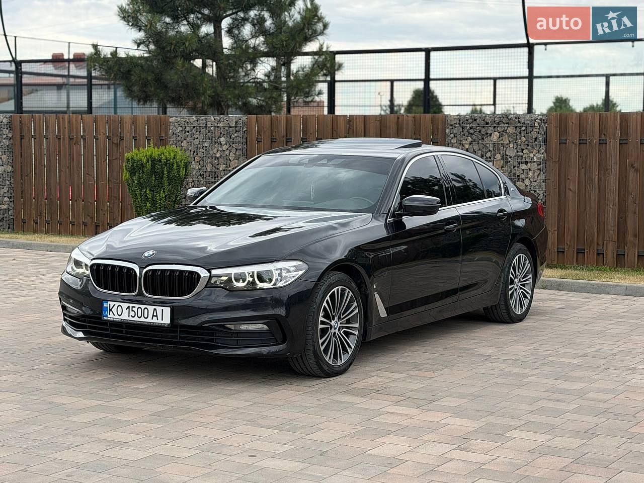 BMW 5 Series 2018 VIN WBAJB1C55KB375852 фото оголошення 6 з 29