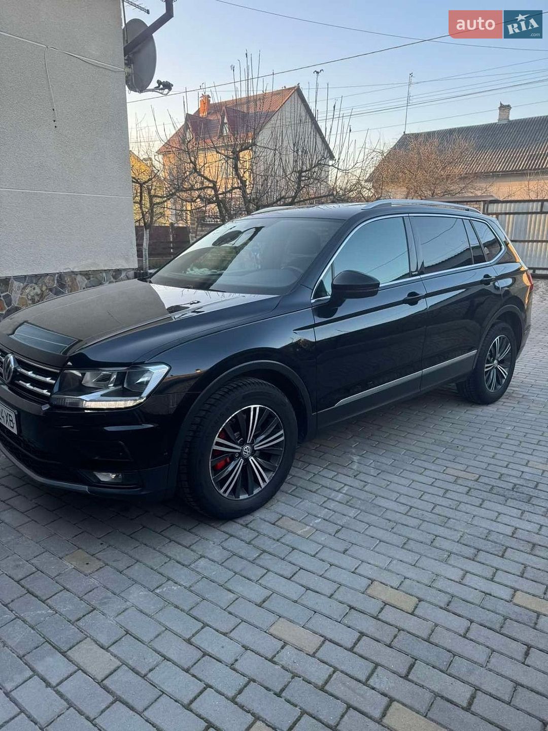 Volkswagen Tiguan 2020 VIN WVGZZZ5NZMM017561 фото оголошення 2 з 58