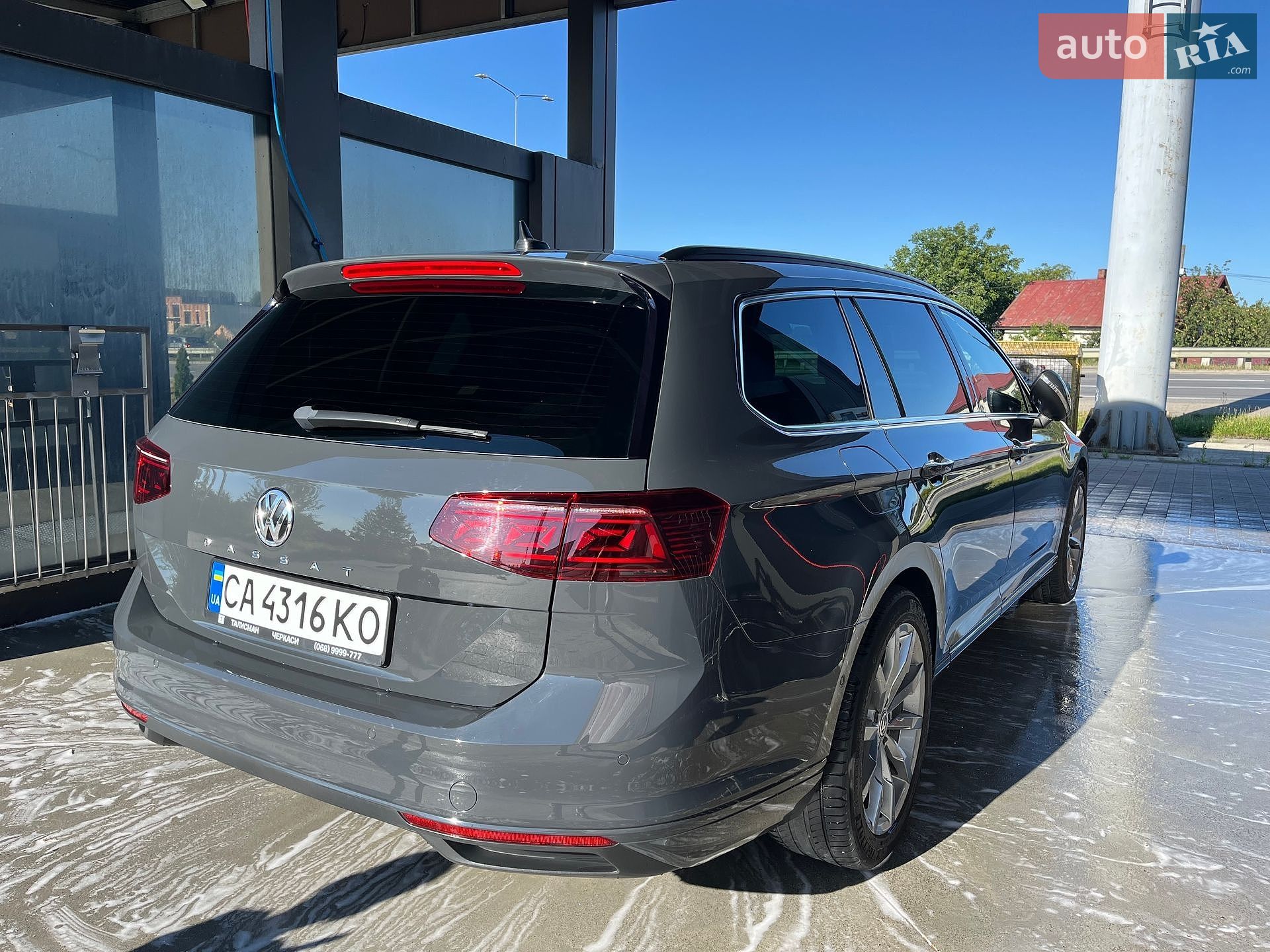 Volkswagen Passat 2019 VIN WVWZZZ3CZLE021657 фото оголошення 7 з 30