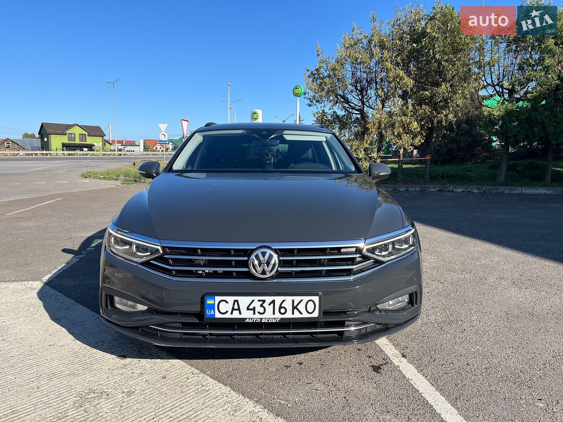 Volkswagen Passat 2019 VIN WVWZZZ3CZLE021657 фото оголошення 4 з 30