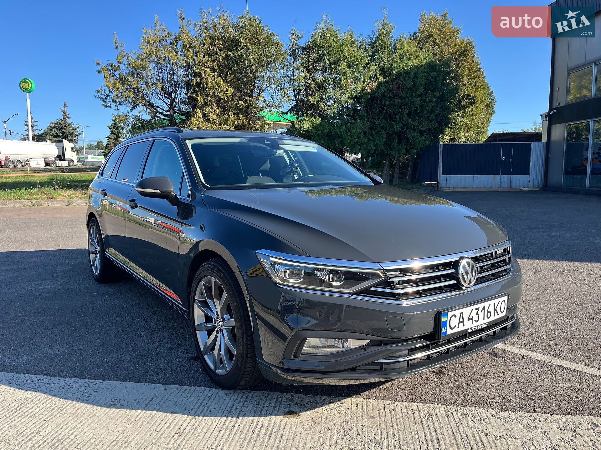 Volkswagen Passat 2019 VIN WVWZZZ3CZLE021657 фото оголошення 3 з 30