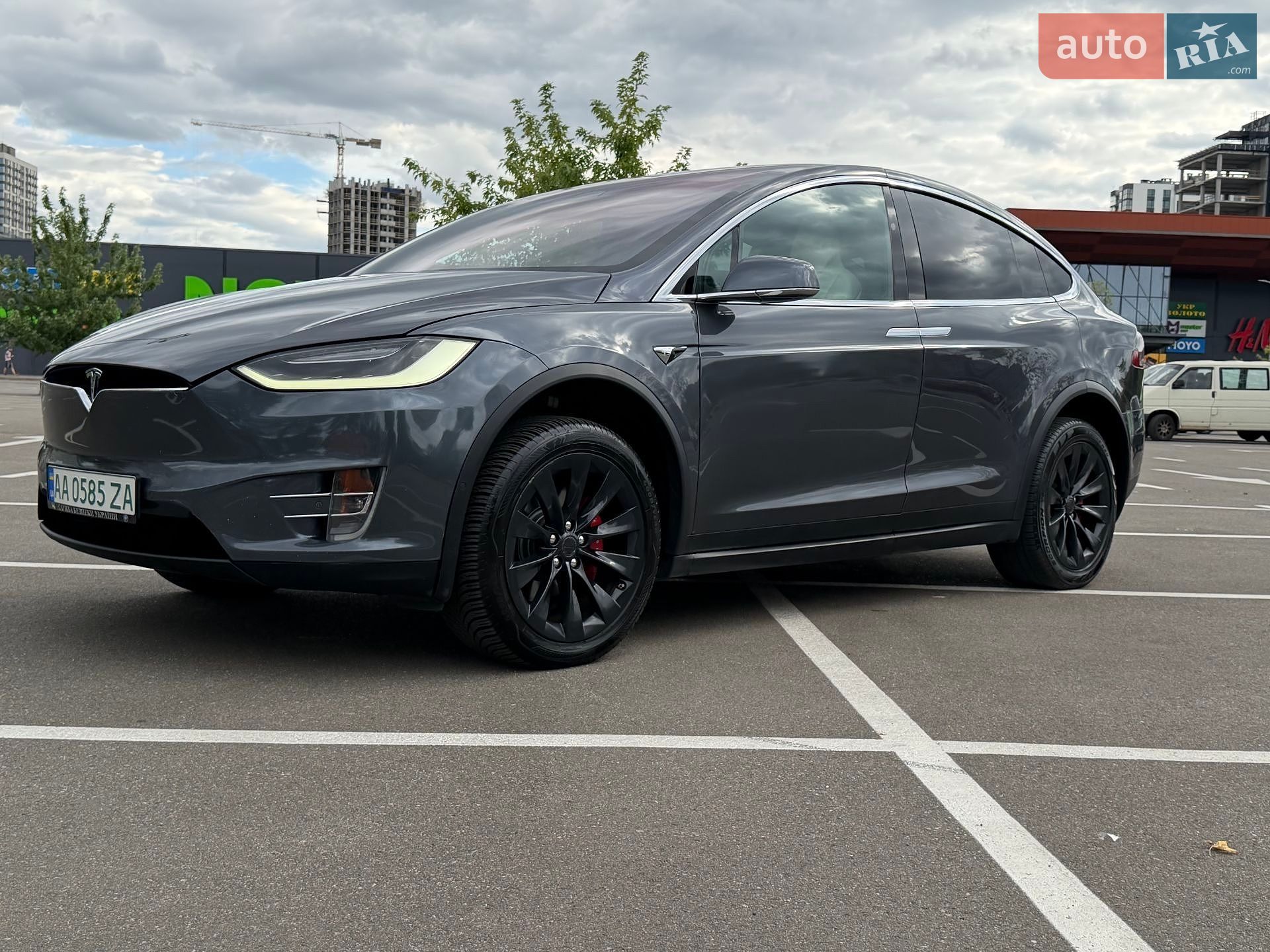 Tesla Model X 2017 VIN 5YJXCDE41HF052307 фото оголошення 3 з 39