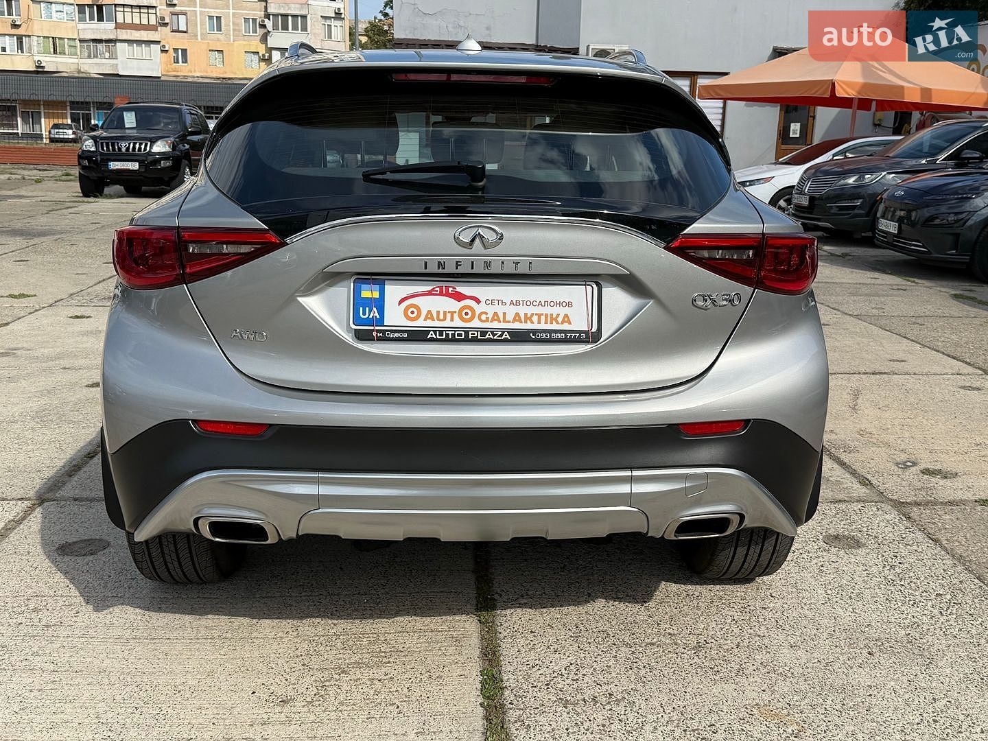 Infiniti QX30 2018 VIN SJKCH5CR2KA011265 фото оголошення 10 з 53