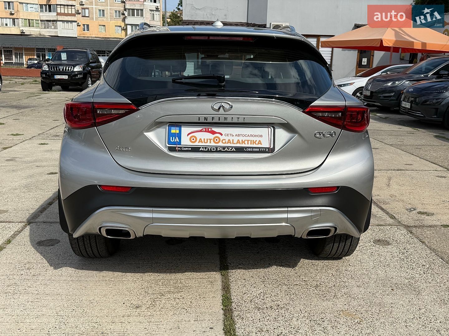 Infiniti QX30 2018 VIN SJKCH5CR2KA011265 фото оголошення 11 з 53