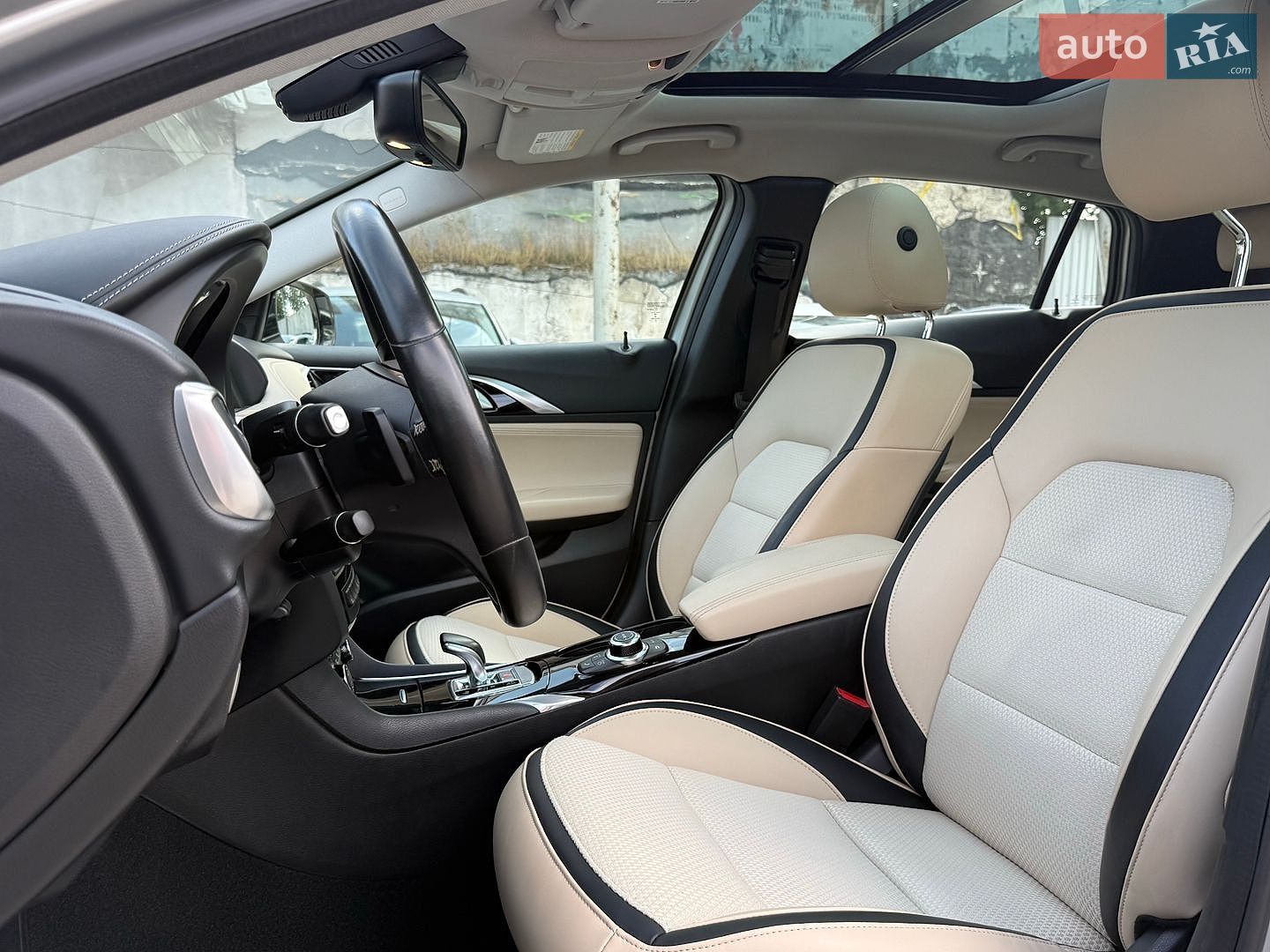 Infiniti QX30 2018 VIN SJKCH5CR2KA011265 фото оголошення 36 з 53