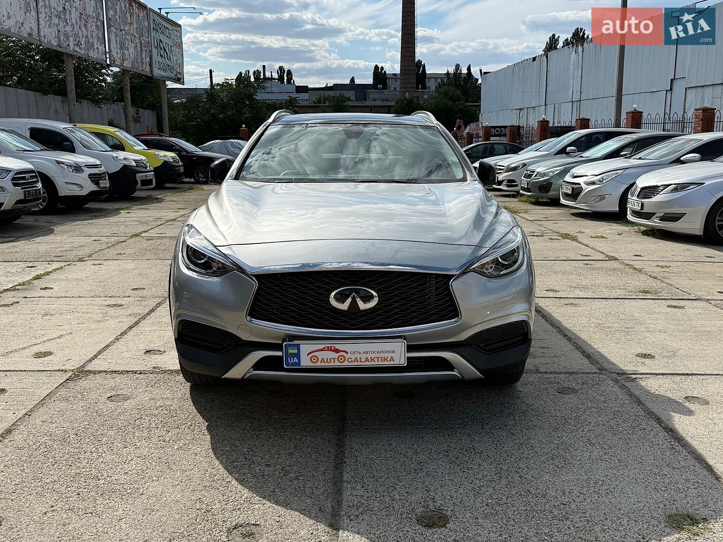 Infiniti QX30 2018 VIN SJKCH5CR2KA011265 фото оголошення 5 з 53