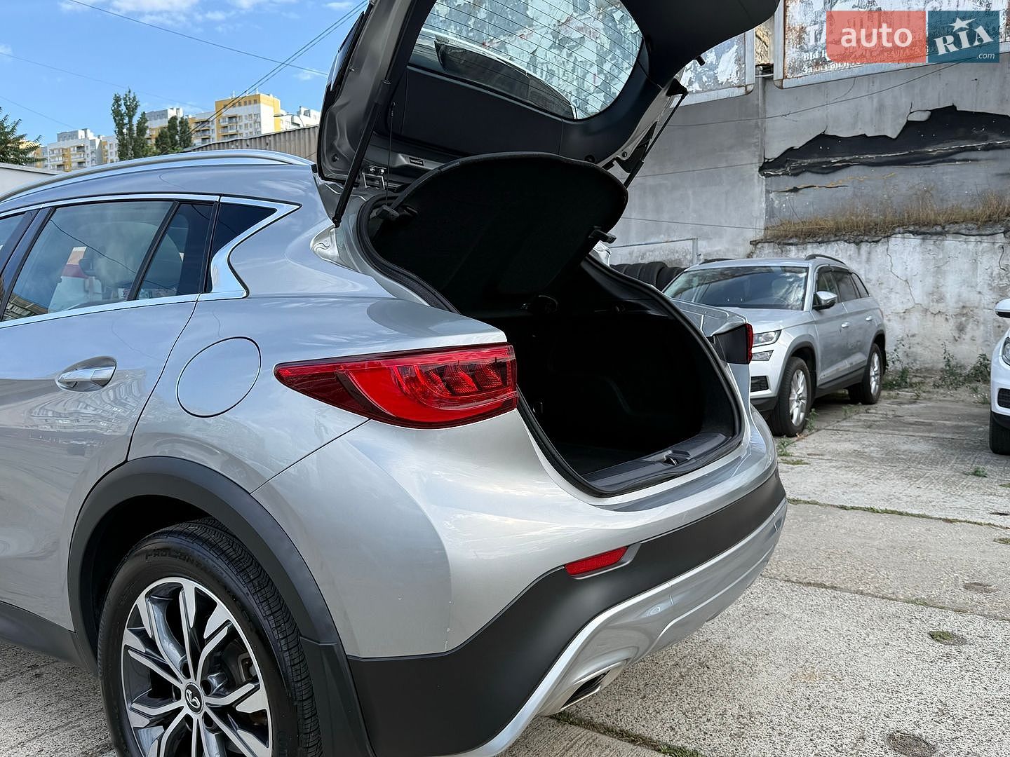 Infiniti QX30 2018 VIN SJKCH5CR2KA011265 фото оголошення 43 з 53