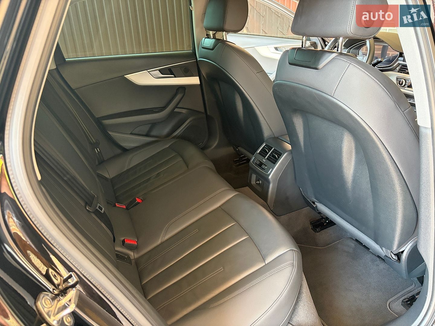 Audi A4 2022 VIN WAUZZZF49NA024761 фото оголошення 10 з 31