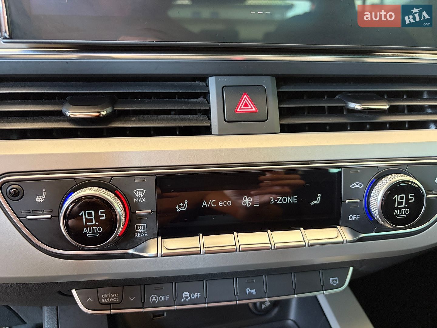 Audi A4 2022 VIN WAUZZZF49NA024761 фото оголошення 17 з 31