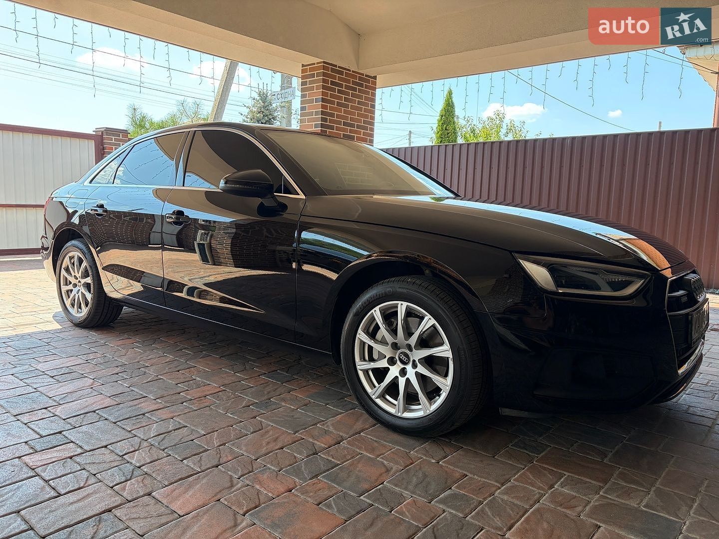 Audi A4 2022 VIN WAUZZZF49NA024761 фото оголошення 2 з 31