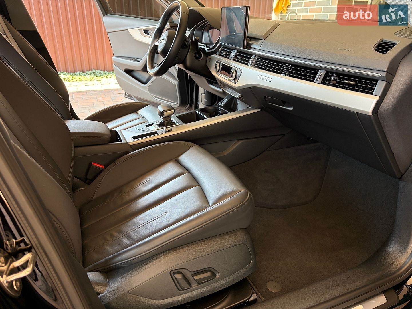 Audi A4 2022 VIN WAUZZZF49NA024761 фото оголошення 9 з 31