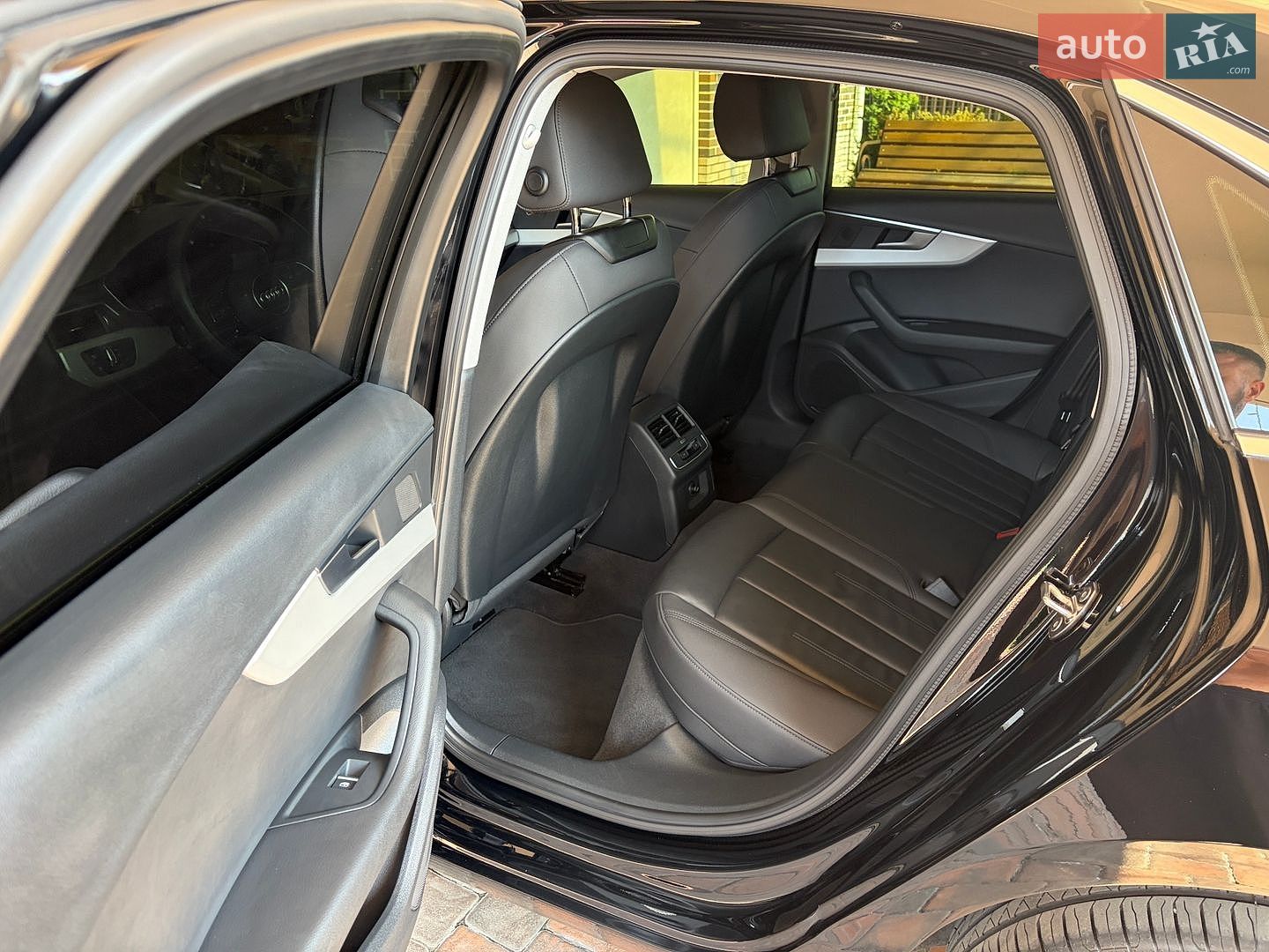 Audi A4 2022 VIN WAUZZZF49NA024761 фото оголошення 14 з 31