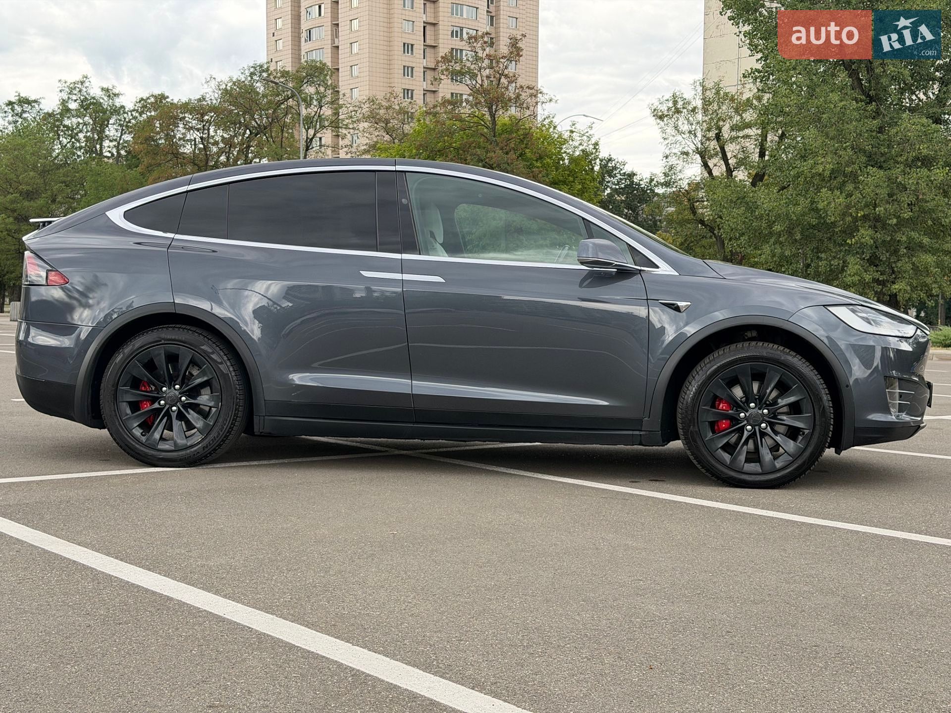 Tesla Model X 2017 VIN 5YJXCDE41HF052307 фото оголошення 9 з 39