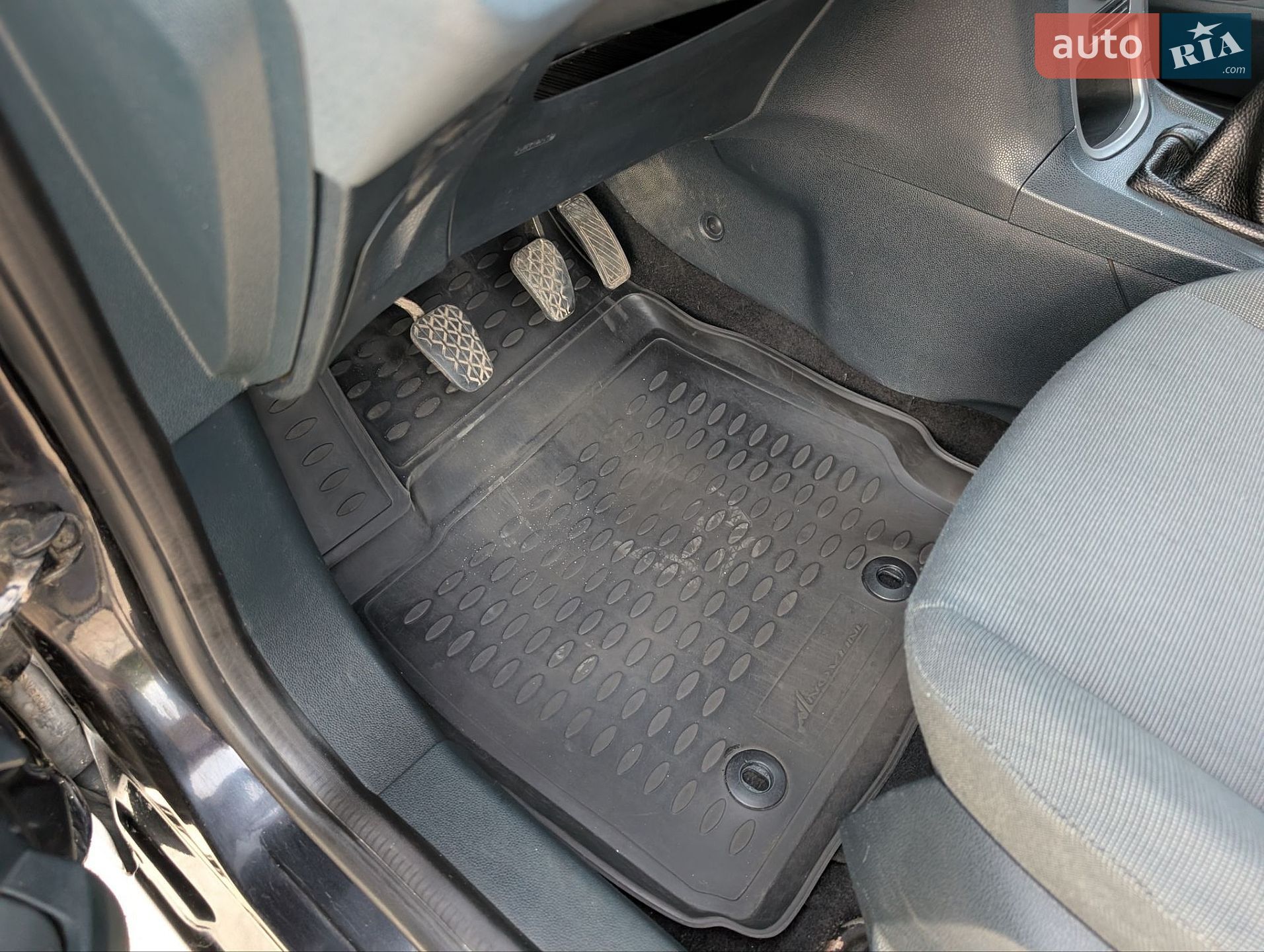 Ford Fiesta 2011 VIN WF0JXXGAJJBC02458 фото оголошення 57 з 65