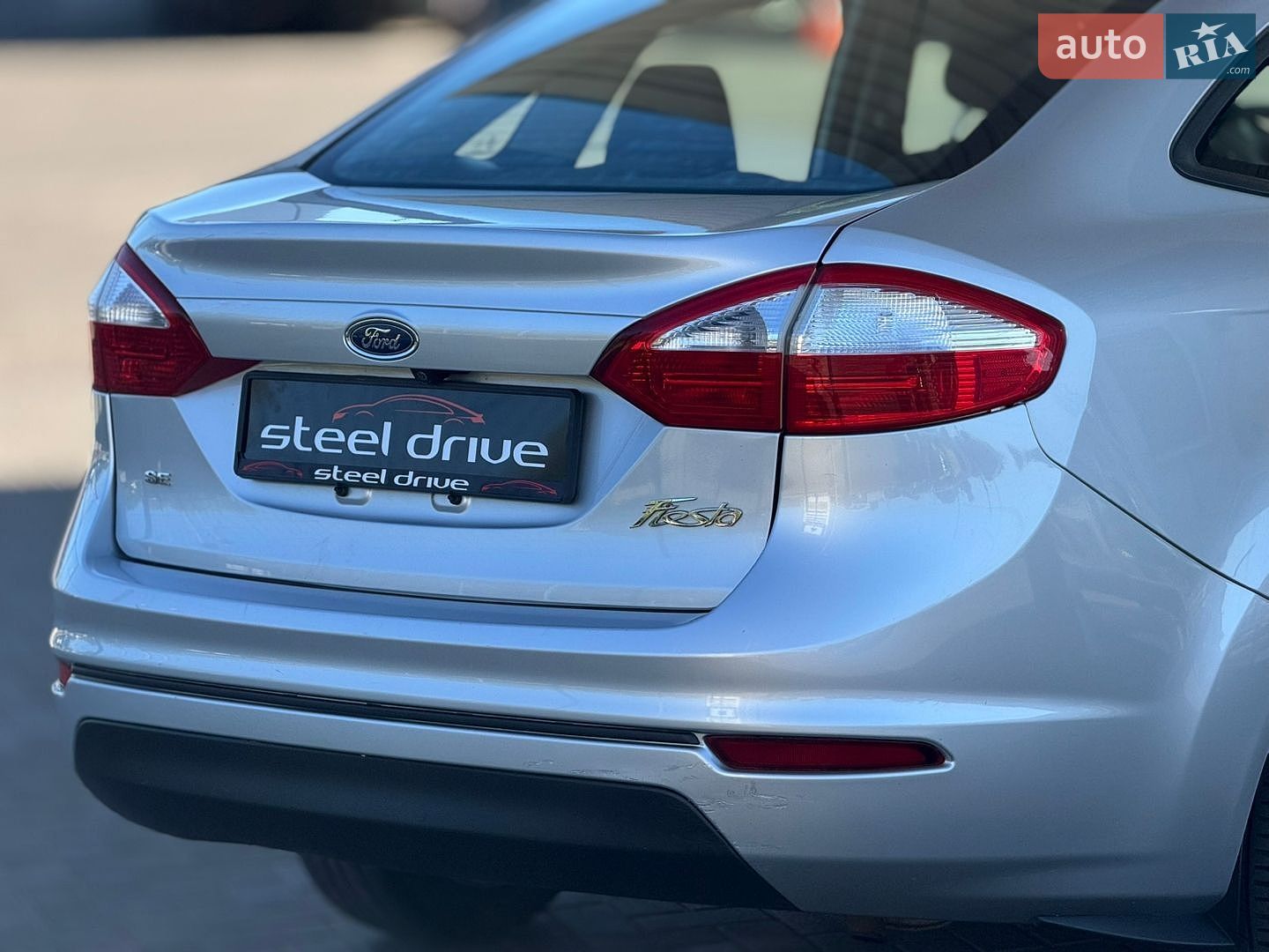 Ford Fiesta 2017 VIN 3FADP4BJ0JM101649 фото оголошення 6 з 16
