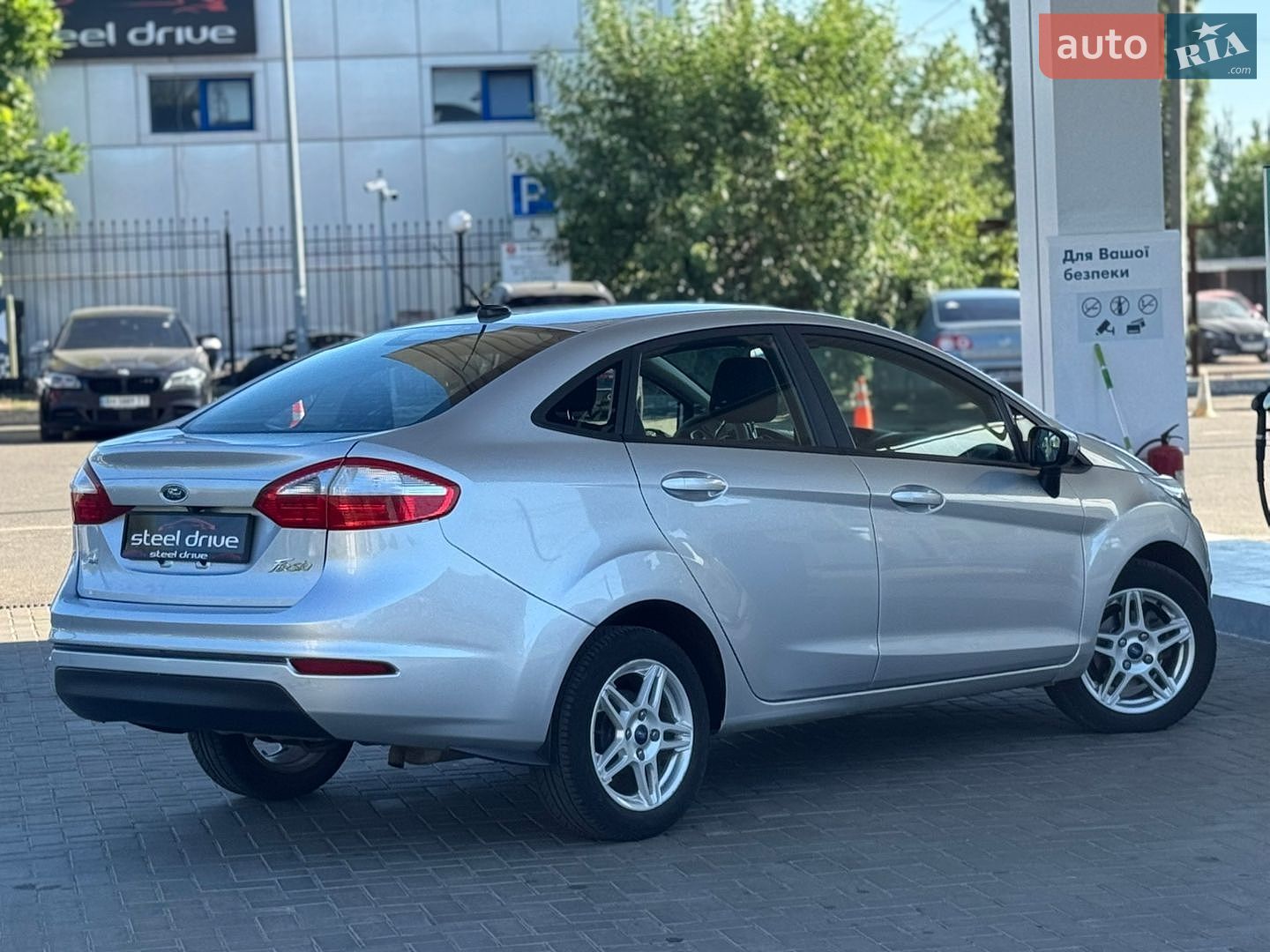 Ford Fiesta 2017 VIN 3FADP4BJ0JM101649 фото оголошення 5 з 16