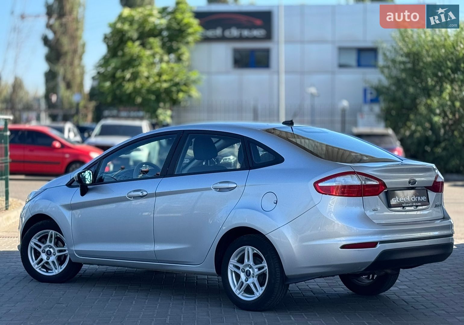 Ford Fiesta 2017 VIN 3FADP4BJ0JM101649 фото оголошення 4 з 16