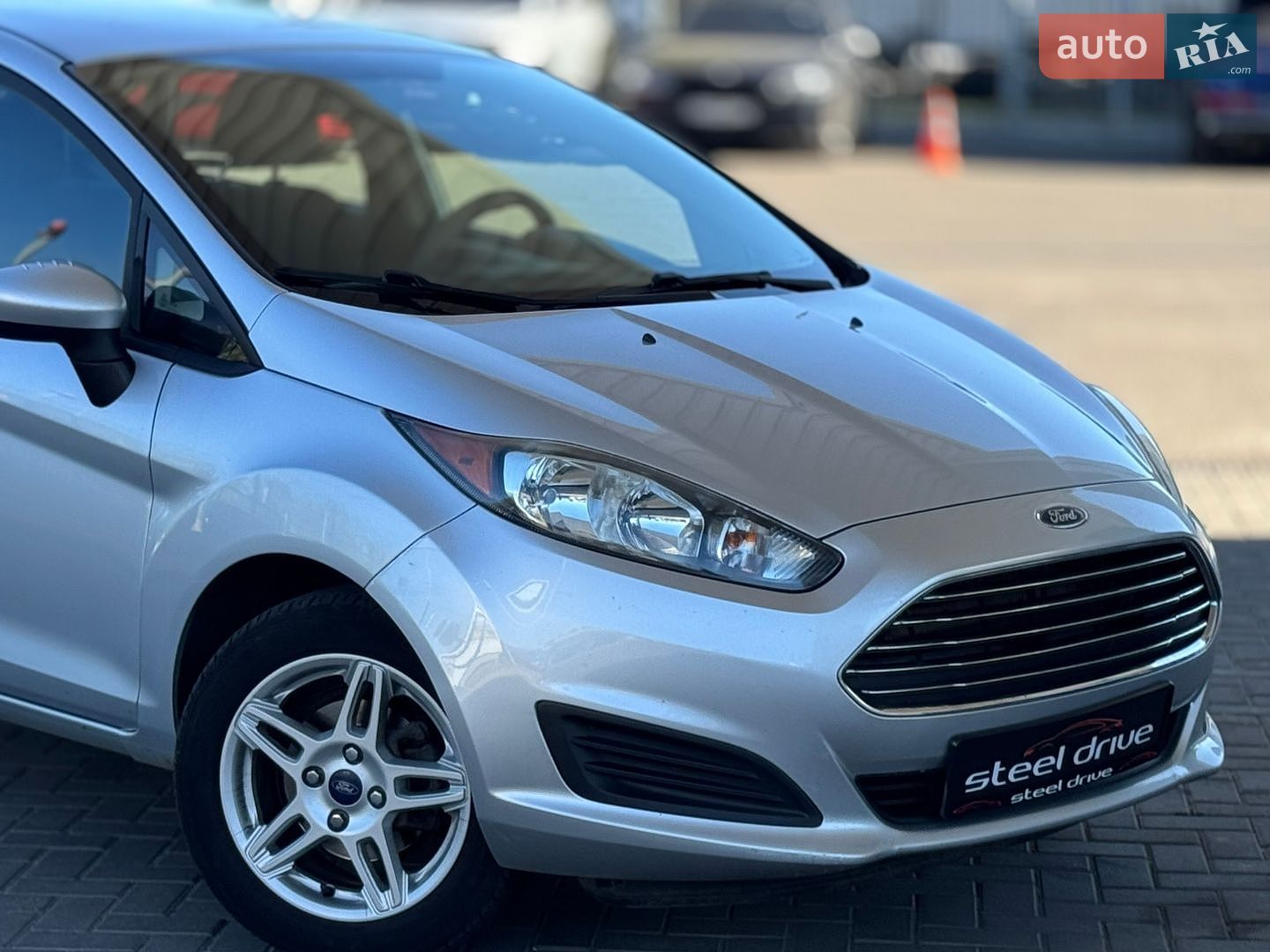 Ford Fiesta 2017 VIN 3FADP4BJ0JM101649 фото оголошення 2 з 16